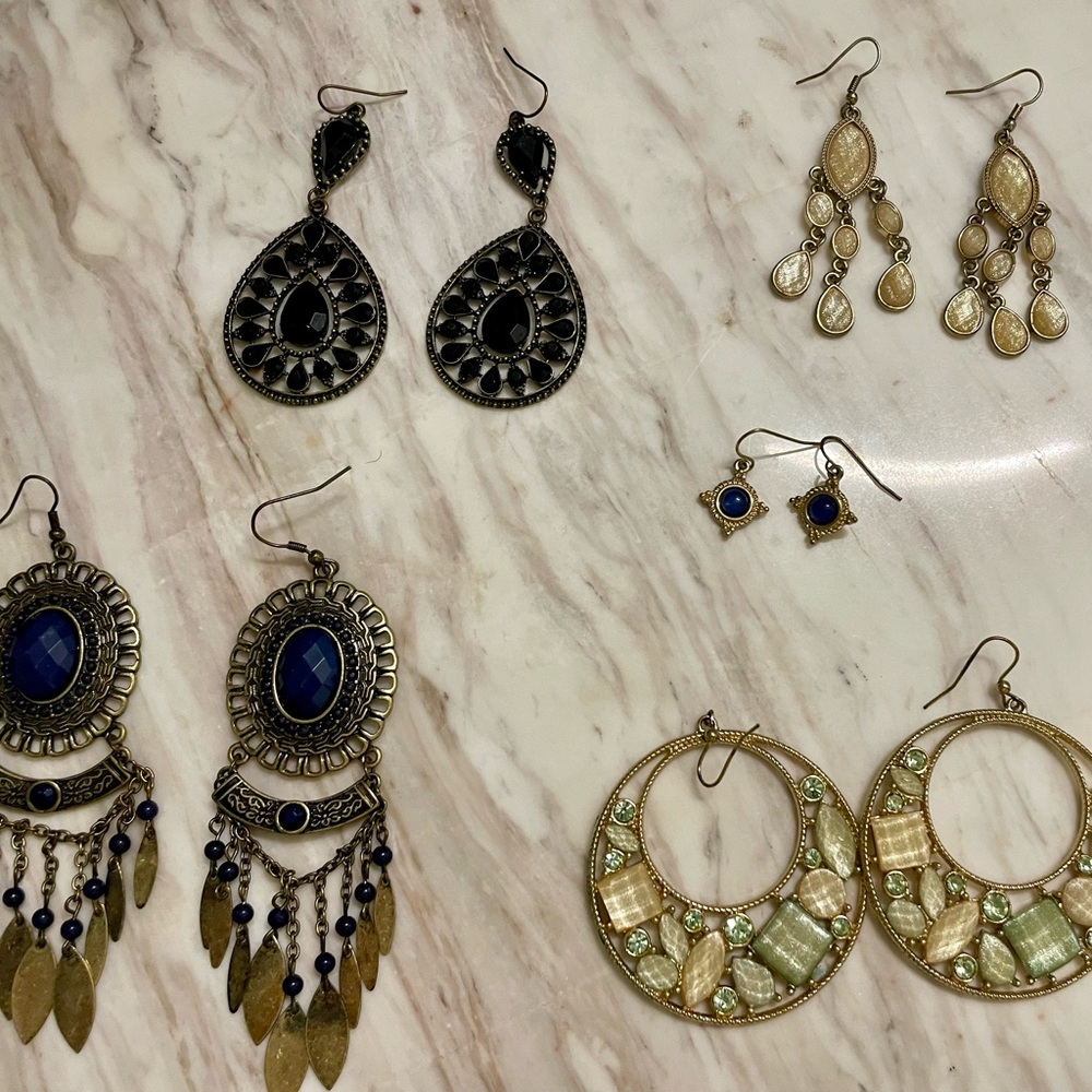 Women's/juniors earrings bundle